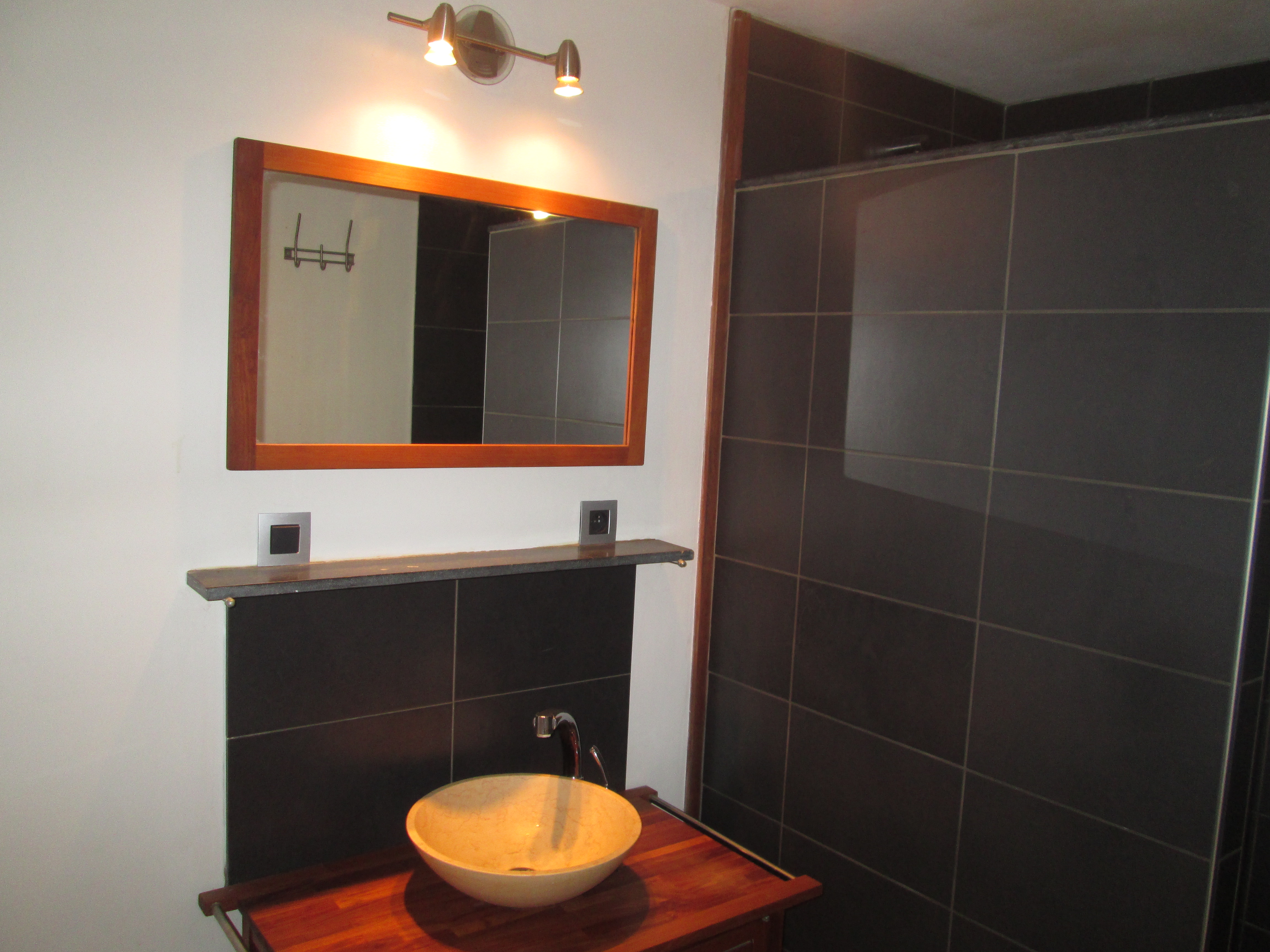 APPARTEMENT  REZ  CHAUSSEE AVEC JARDIN 1 CHAMBRE A LOUER WARCOING